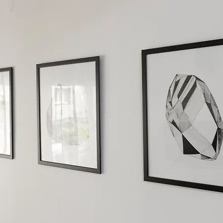 Urban Harmony Apartment *